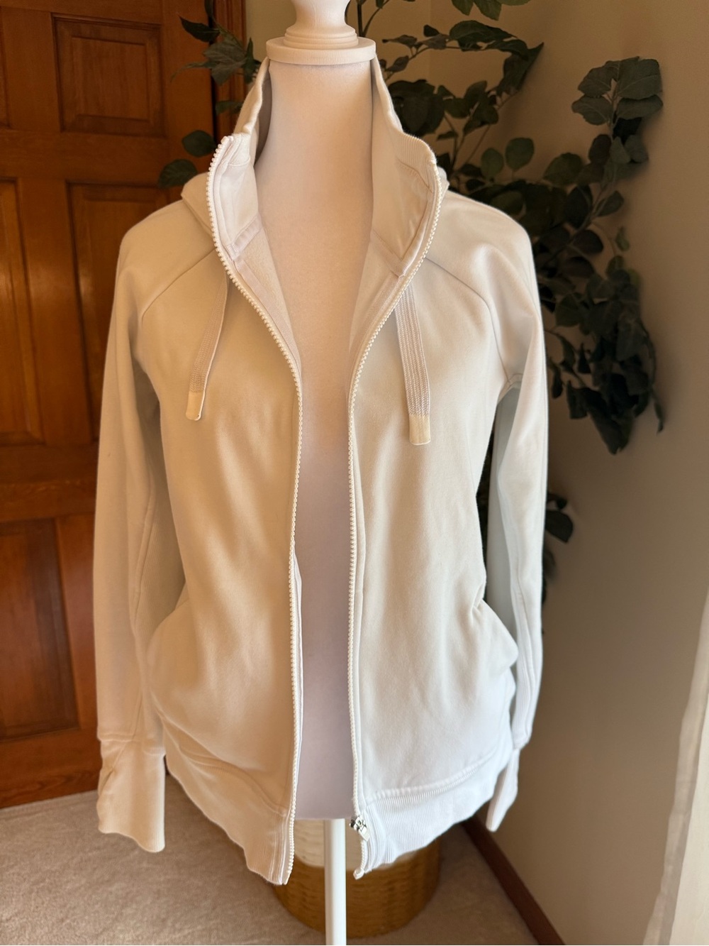 Athleta Women’s White Zip-Up Hoodie Jacket size S
